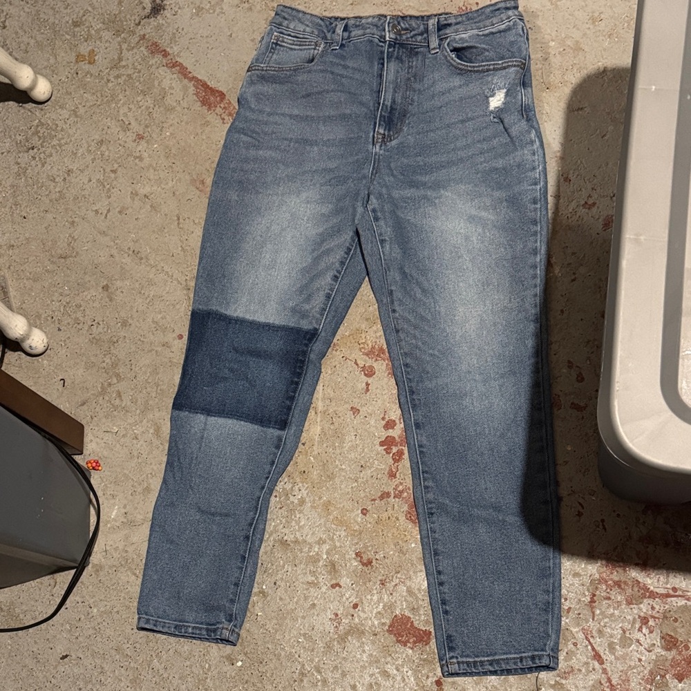 Patched high waisted jeans